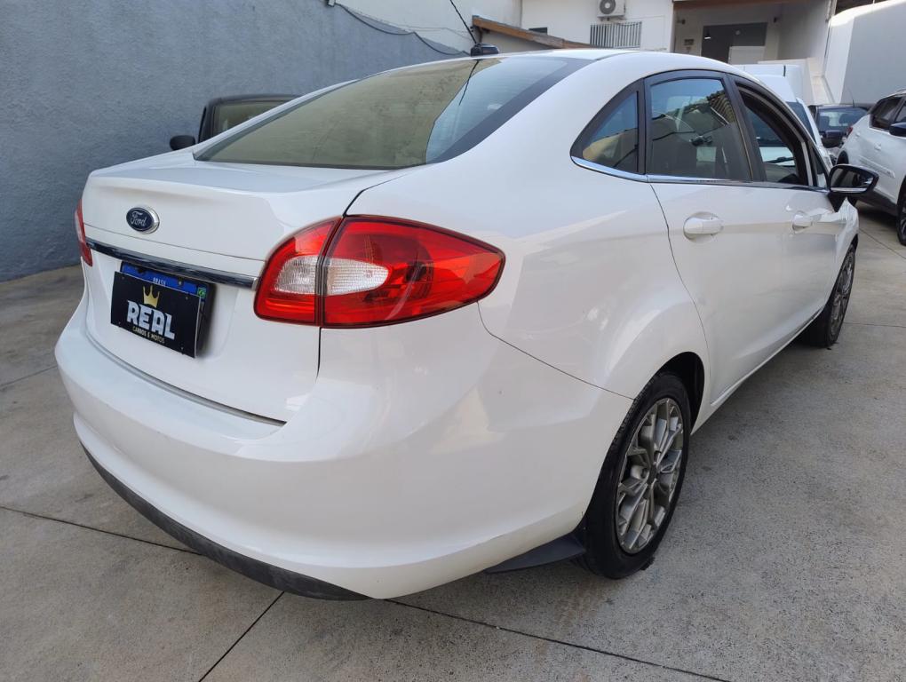 FORD Fiesta Sedan - Foto