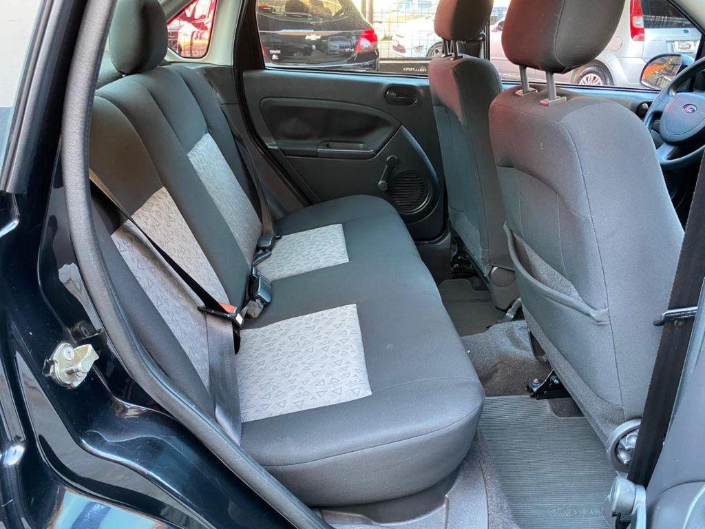 FORD Fiesta Sedan - Foto