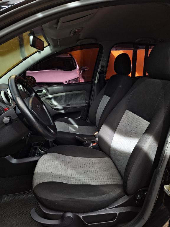 FORD Fiesta Sedan - Foto