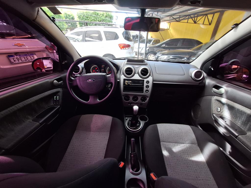 FORD Fiesta Sedan - Foto