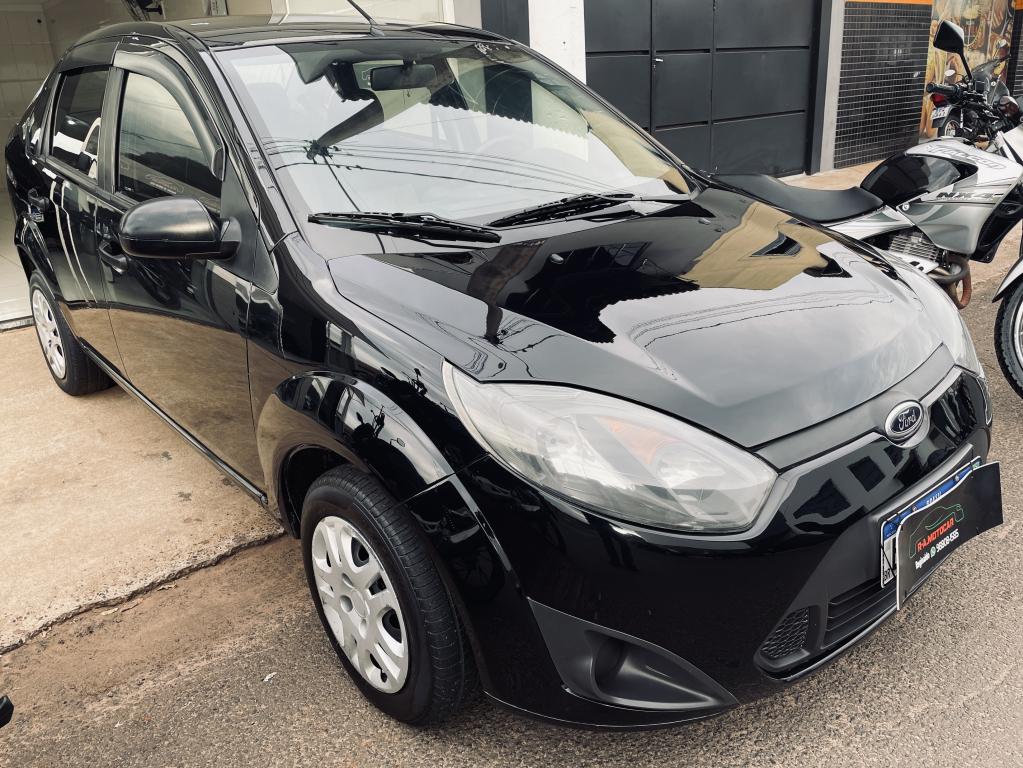 FORD Fiesta Sedan