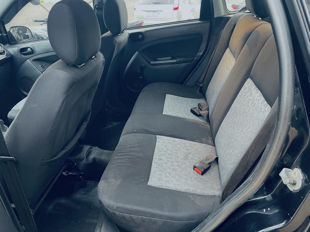 FORD Fiesta Sedan - Foto