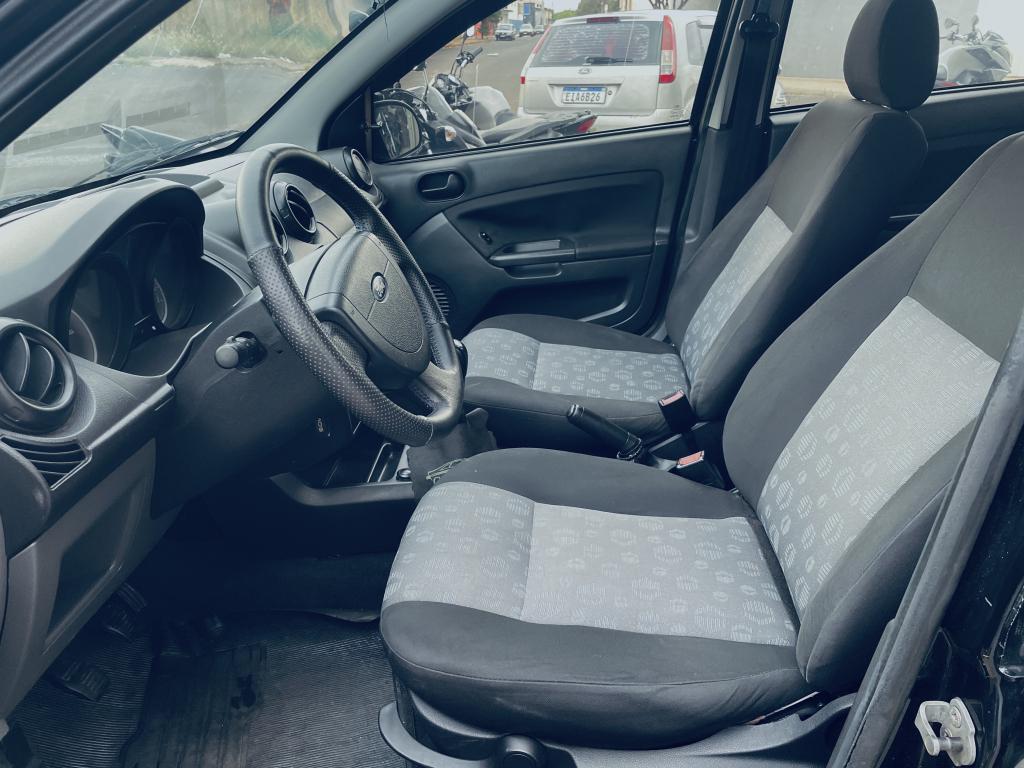 FORD Fiesta Sedan - Foto