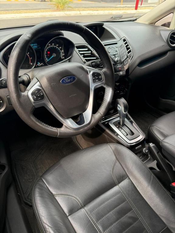 FORD Fiesta Sedan - Foto