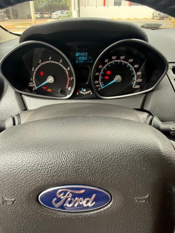 FORD Fiesta Sedan - Foto