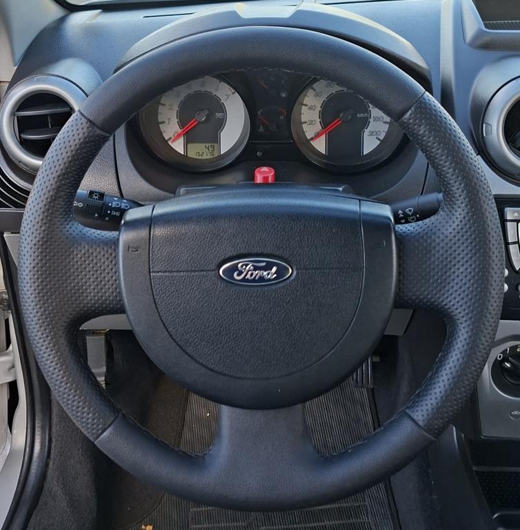 FORD Fiesta Sedan - Foto