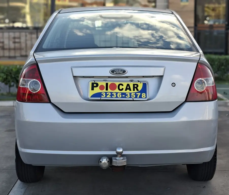 FORD Fiesta Sedan - Foto