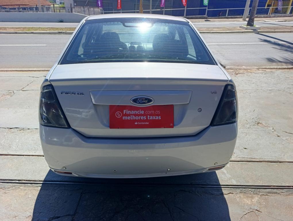 FORD Fiesta Sedan