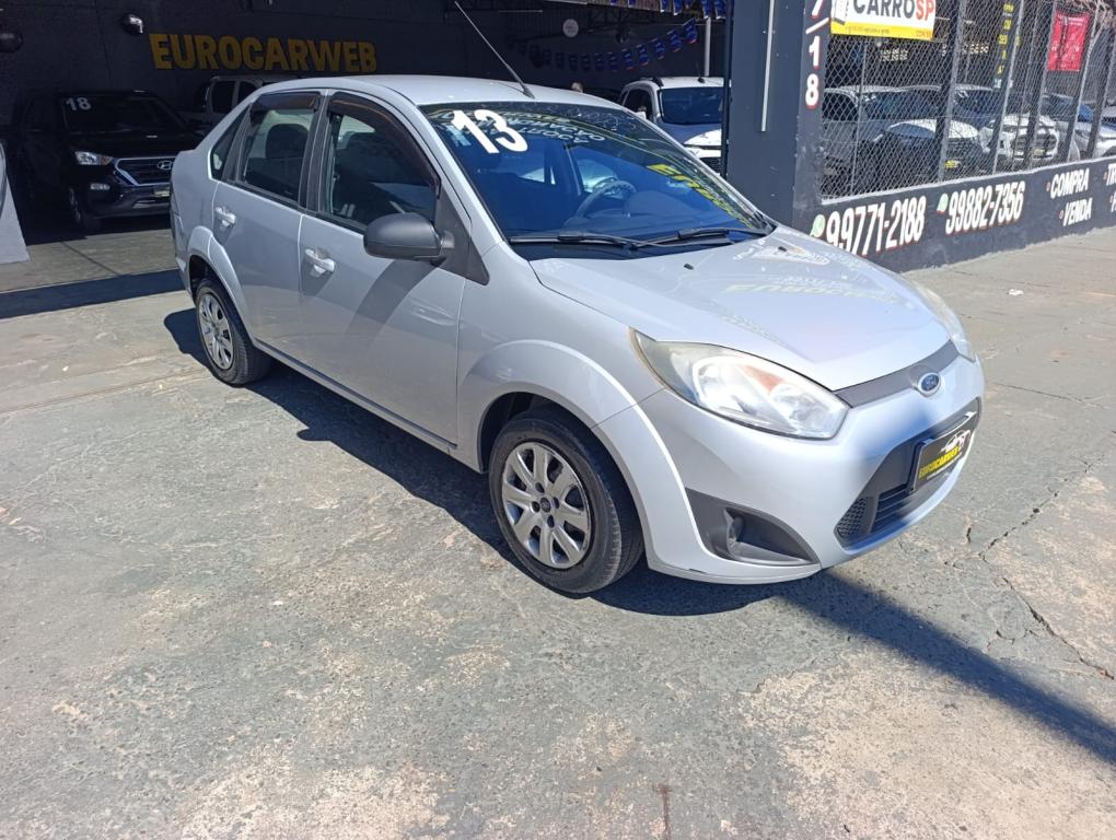 FORD Fiesta Sedan - Foto
