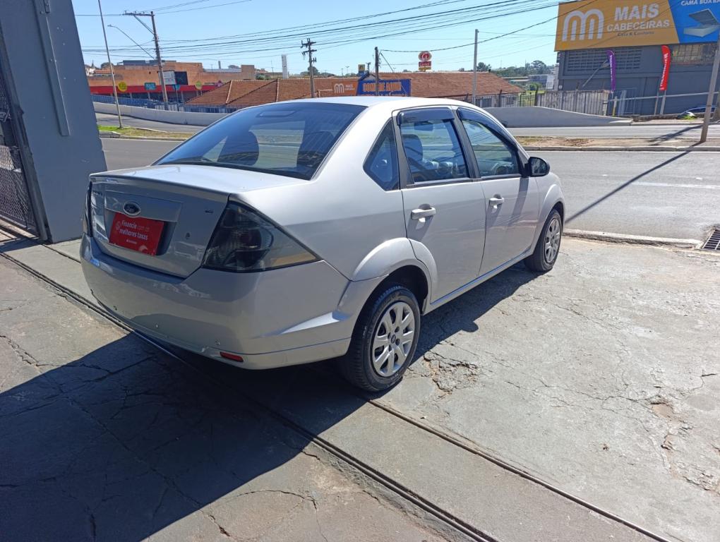 FORD Fiesta Sedan - Foto
