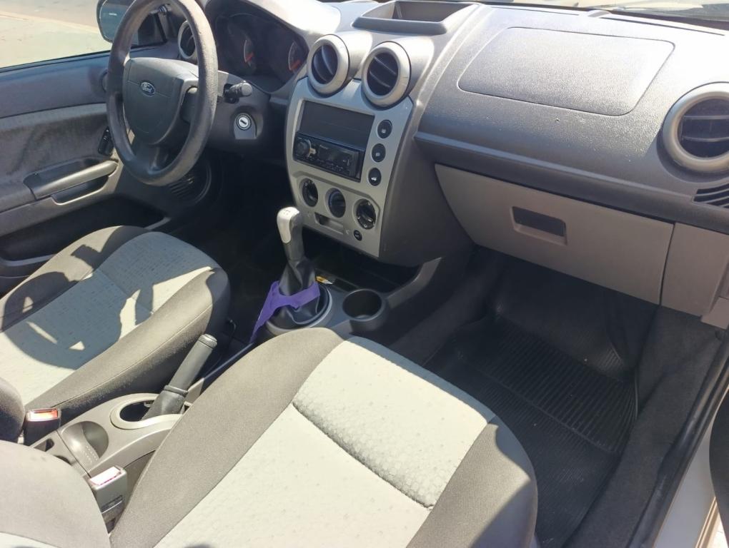 FORD Fiesta Sedan - Foto