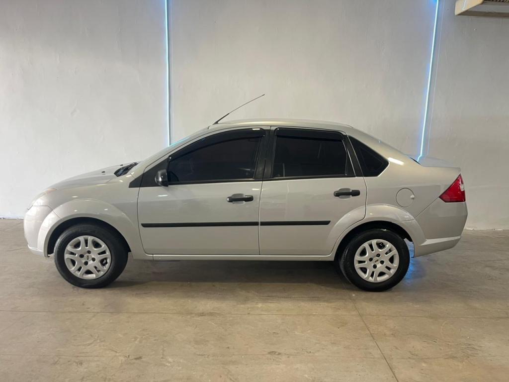 FORD Fiesta Sedan - Foto