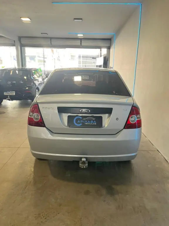 FORD Fiesta Sedan - Foto