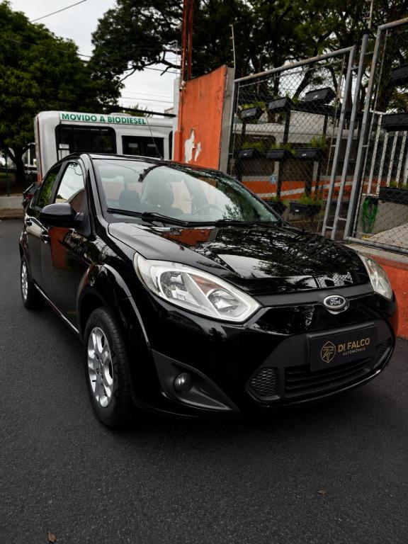 FORD Fiesta Sedan
