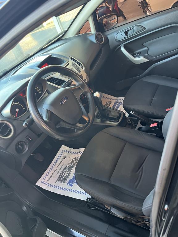 FORD Fiesta Sedan - Foto