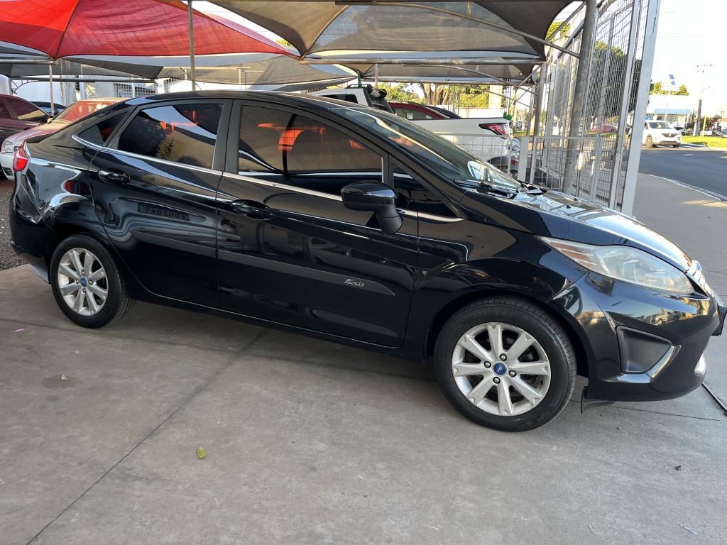 FORD Fiesta Sedan