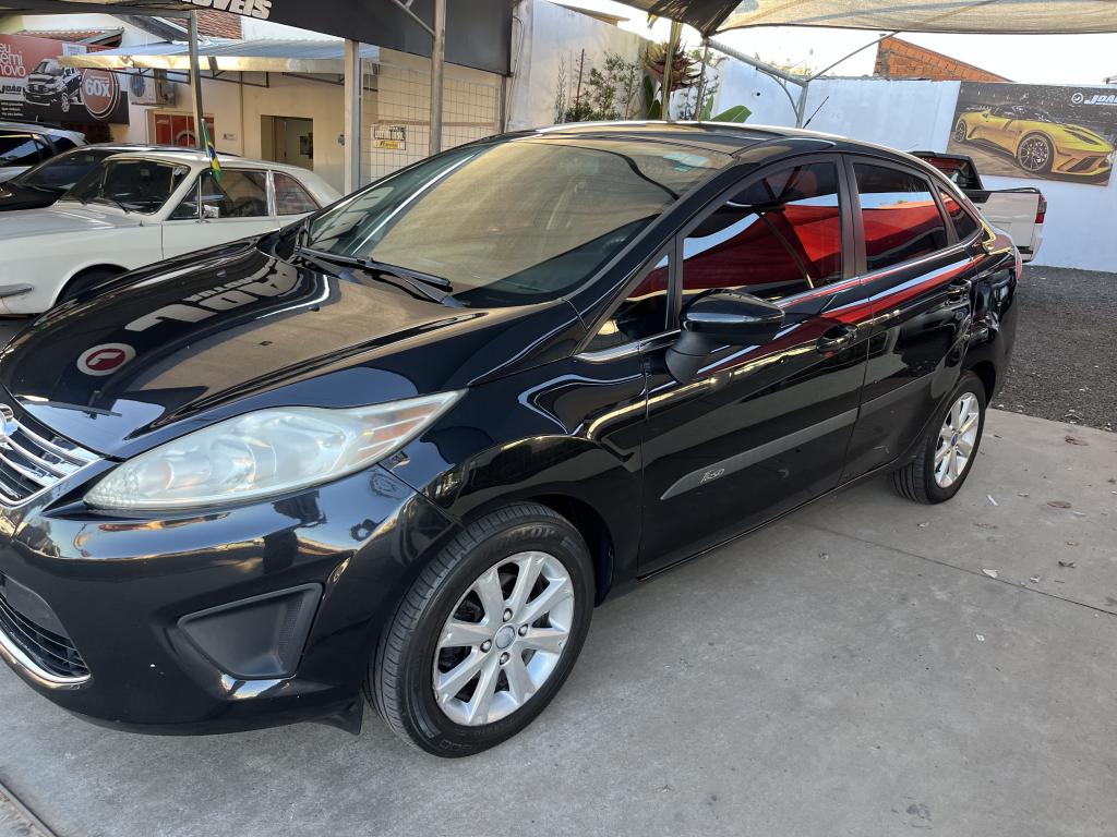 FORD Fiesta Sedan - Foto