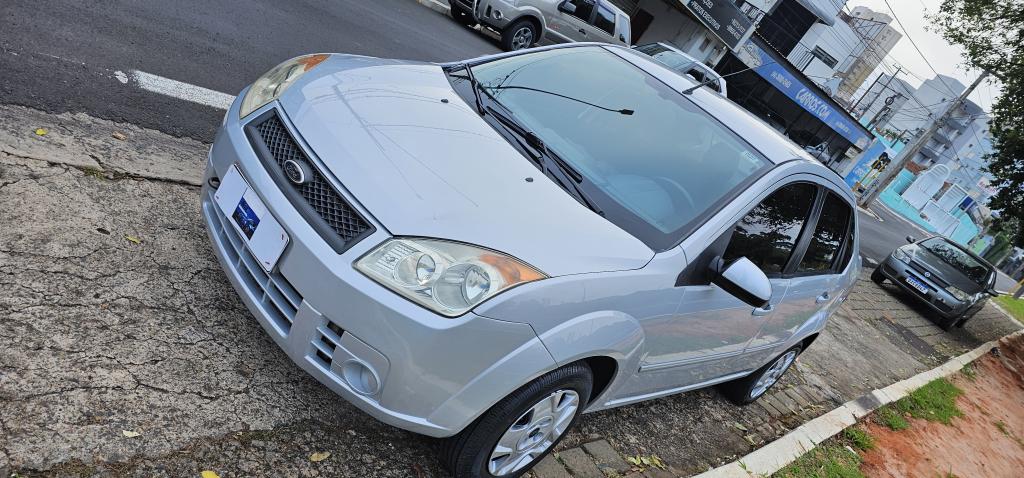 FORD Fiesta Sedan
