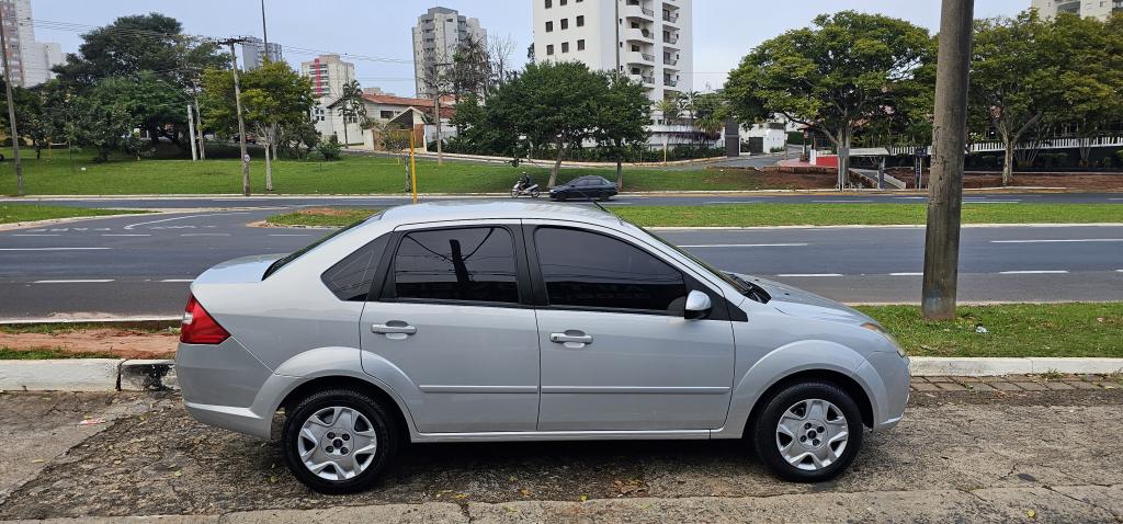 FORD Fiesta Sedan - Foto