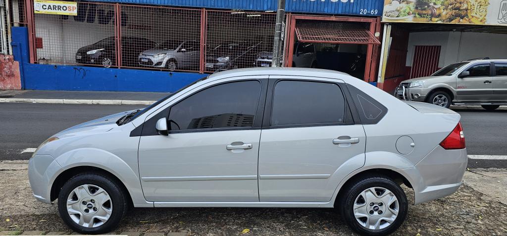FORD Fiesta Sedan - Foto