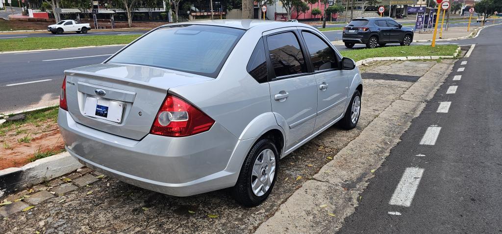 FORD Fiesta Sedan - Foto