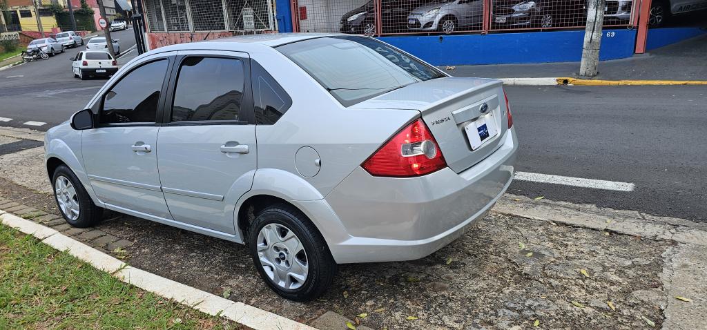 FORD Fiesta Sedan - Foto