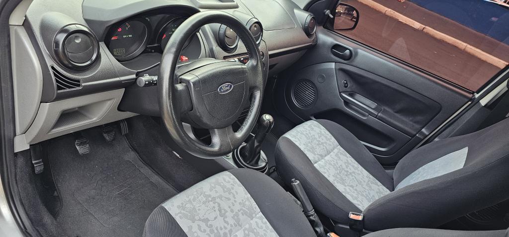 FORD Fiesta Sedan - Foto