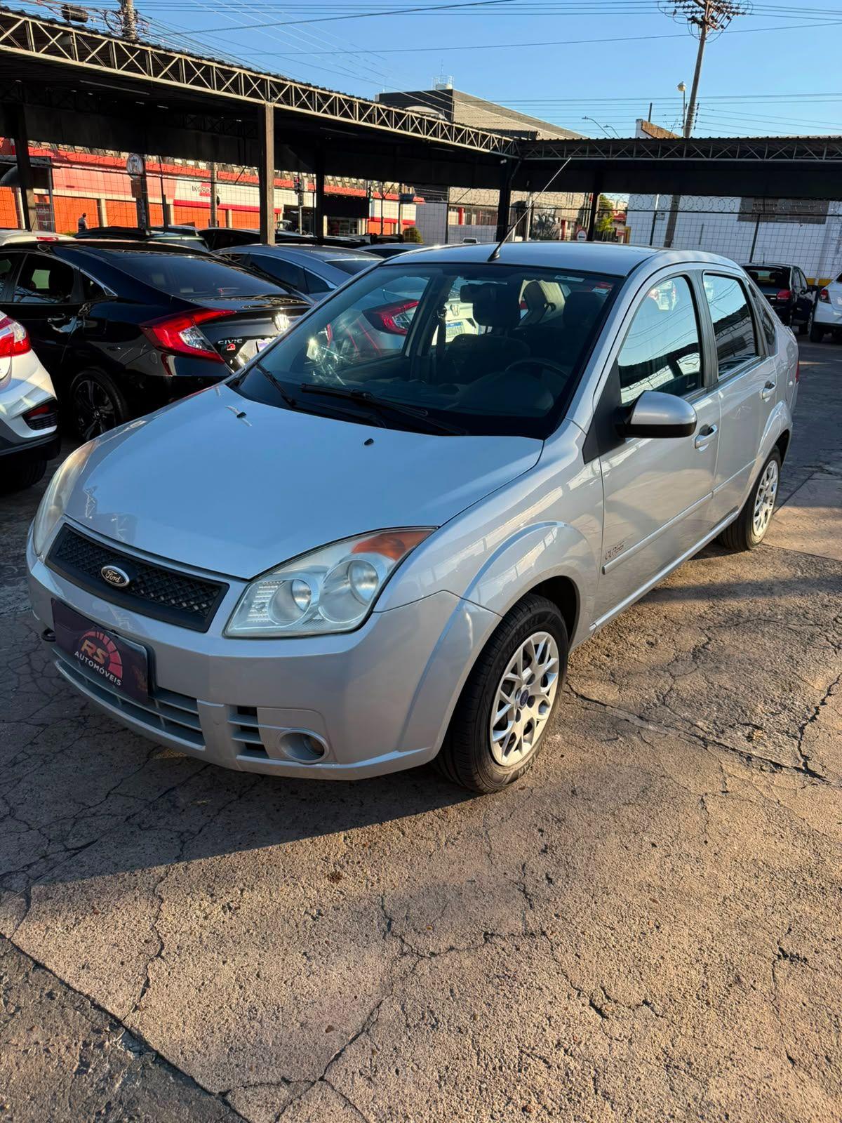 FORD Fiesta Sedan