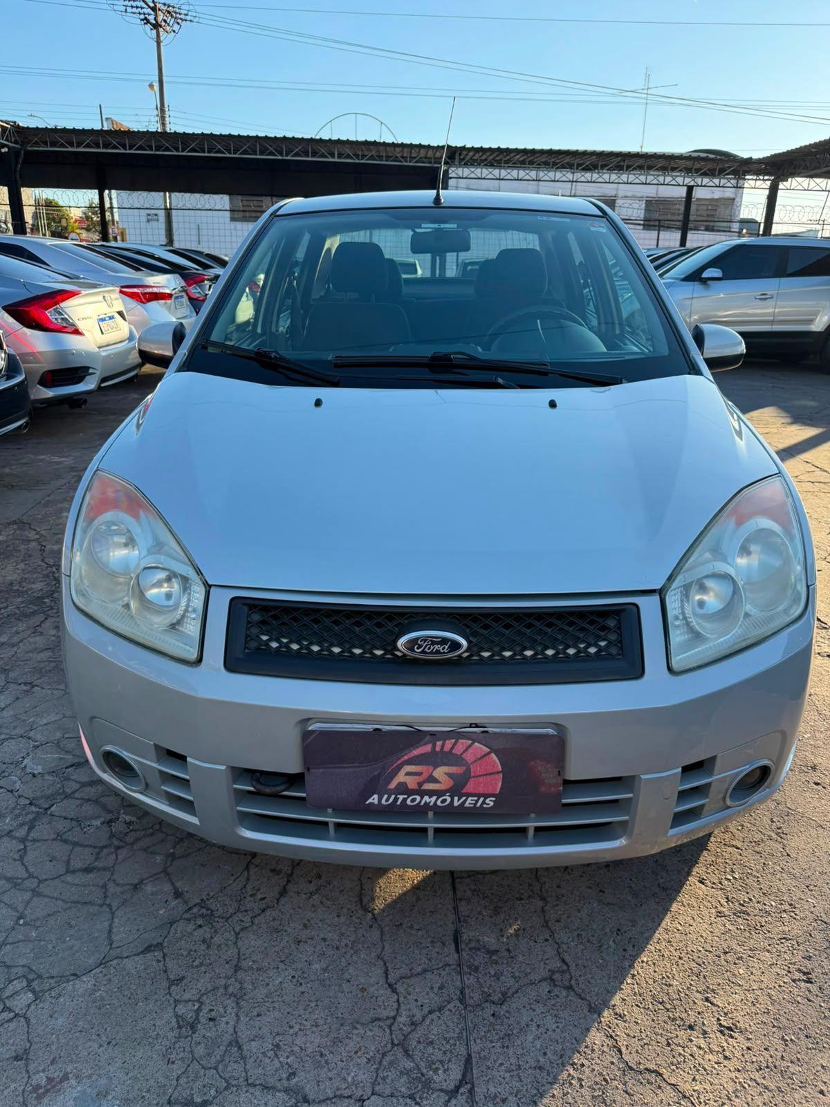 FORD Fiesta Sedan - Foto