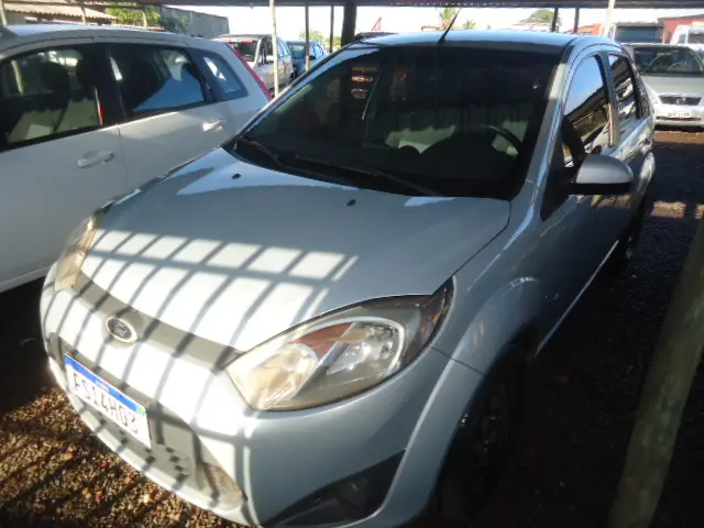 FORD Fiesta Sedan