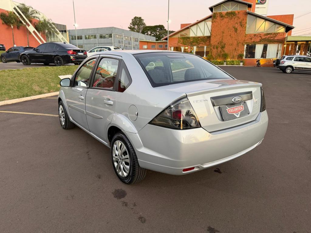 FORD Fiesta Sedan - Foto