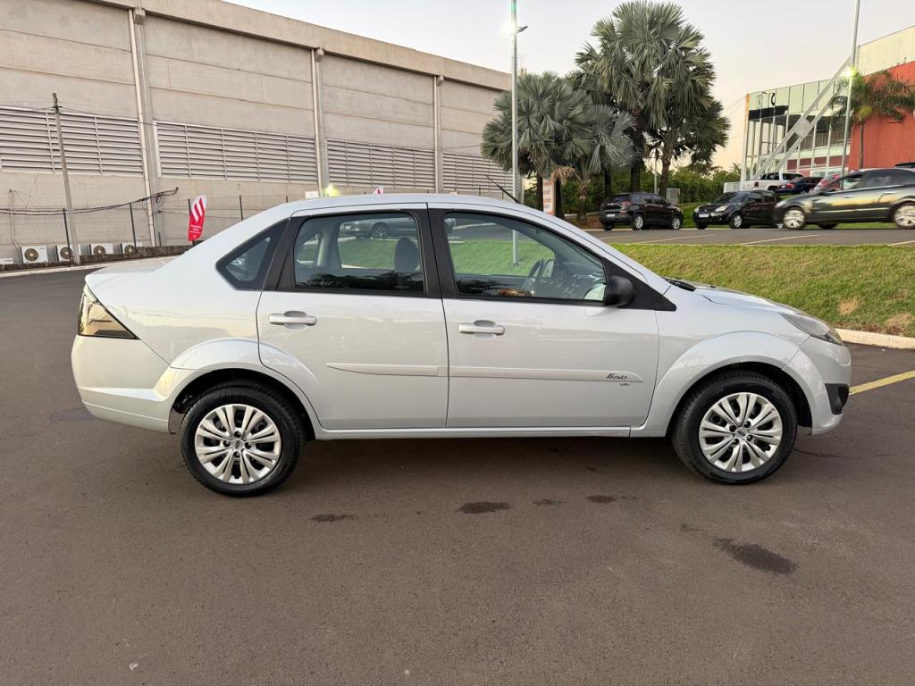 FORD Fiesta Sedan - Foto