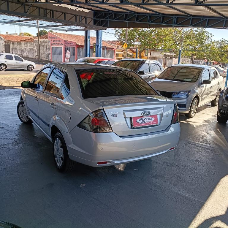 FORD Fiesta Sedan - Foto