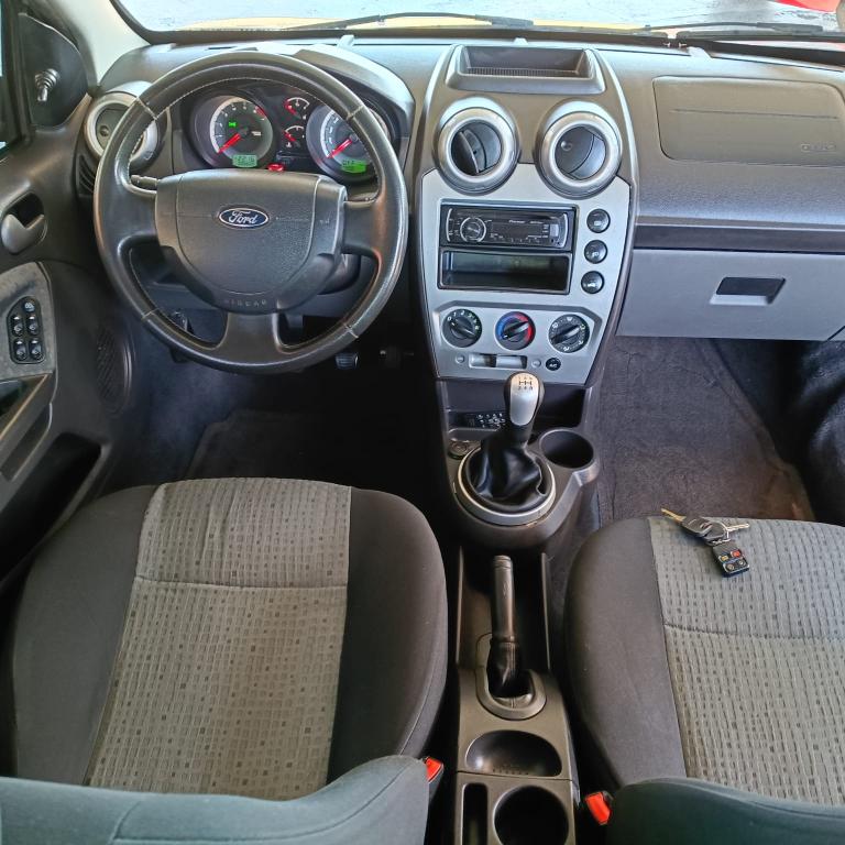 FORD Fiesta Sedan - Foto
