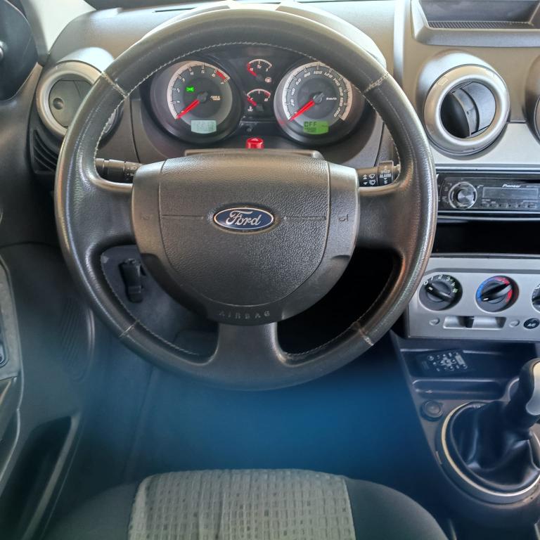 FORD Fiesta Sedan - Foto