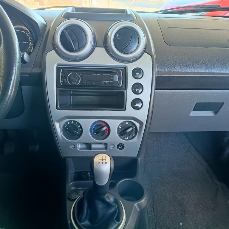 FORD Fiesta Sedan - Foto