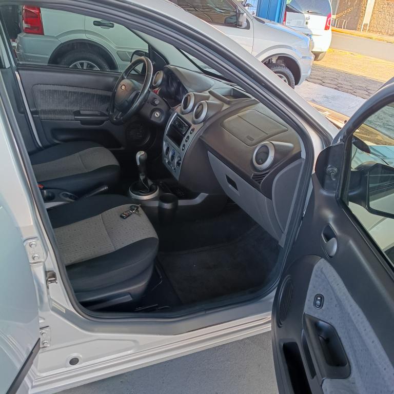 FORD Fiesta Sedan - Foto