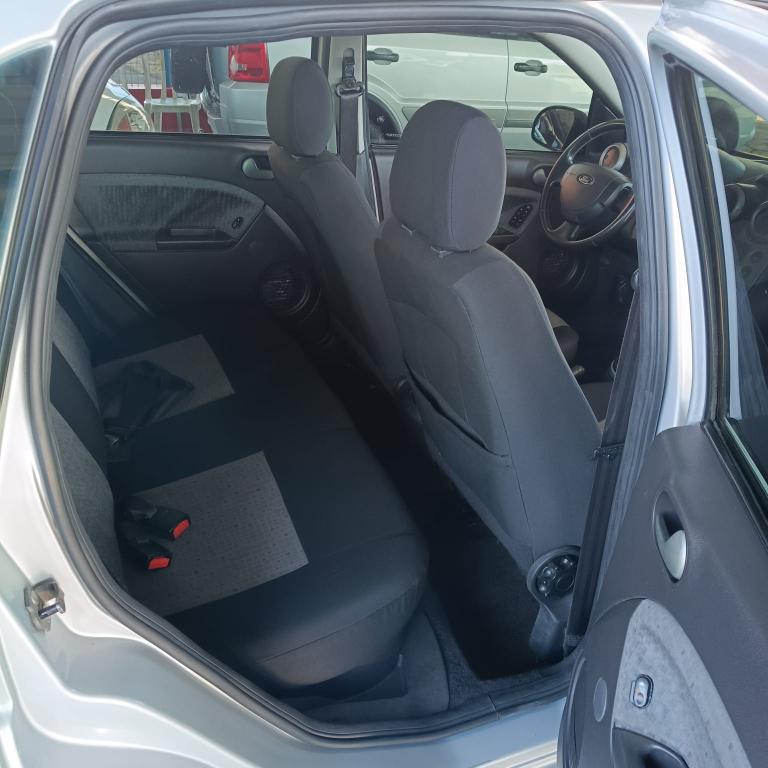 FORD Fiesta Sedan - Foto