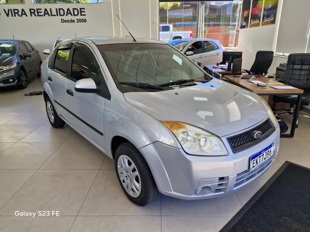 FORD Fiesta Sedan