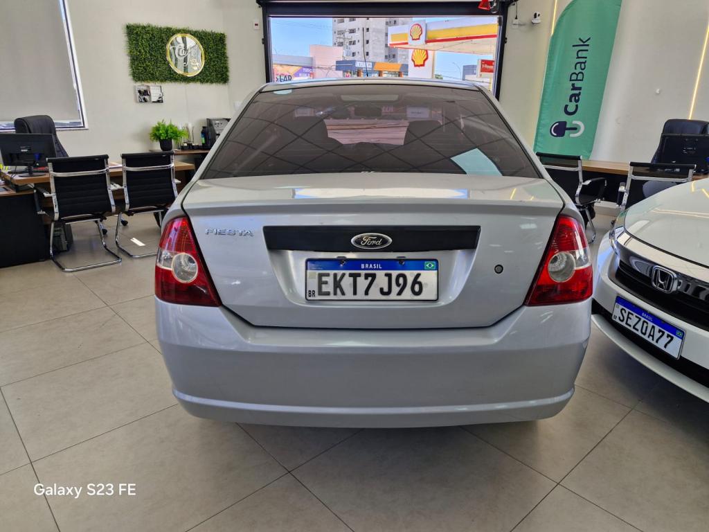 FORD Fiesta Sedan - Foto