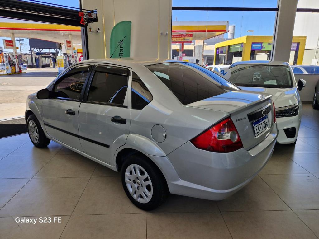 FORD Fiesta Sedan - Foto