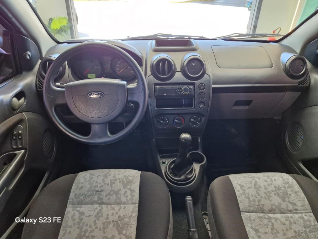 FORD Fiesta Sedan - Foto