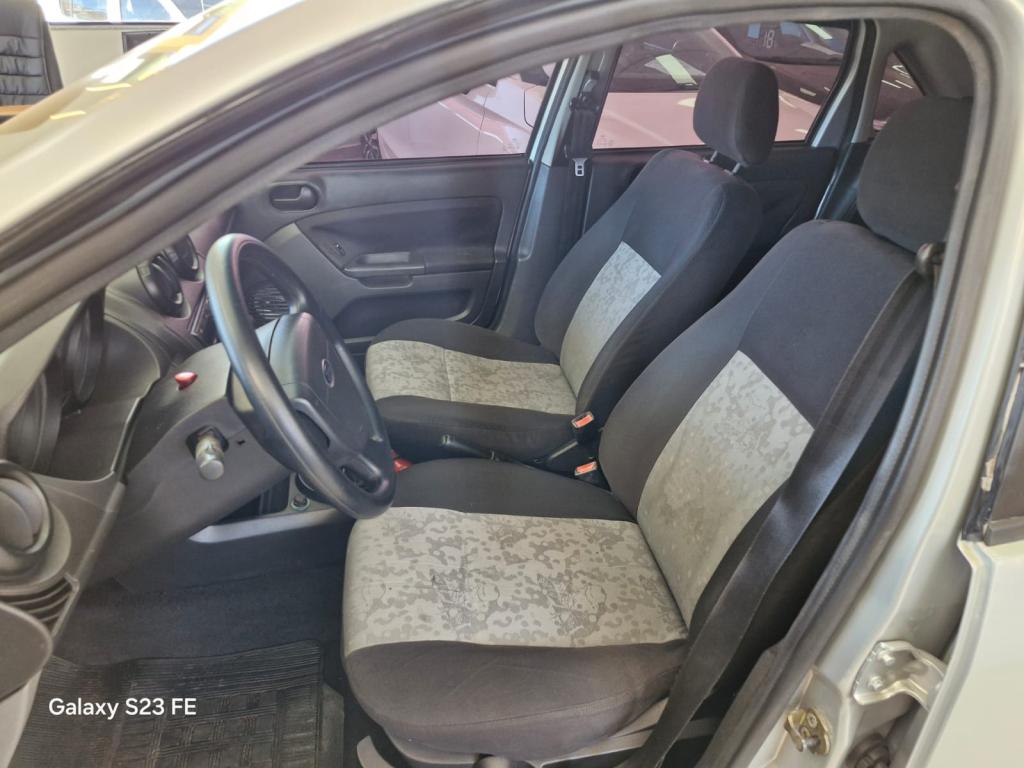 FORD Fiesta Sedan - Foto