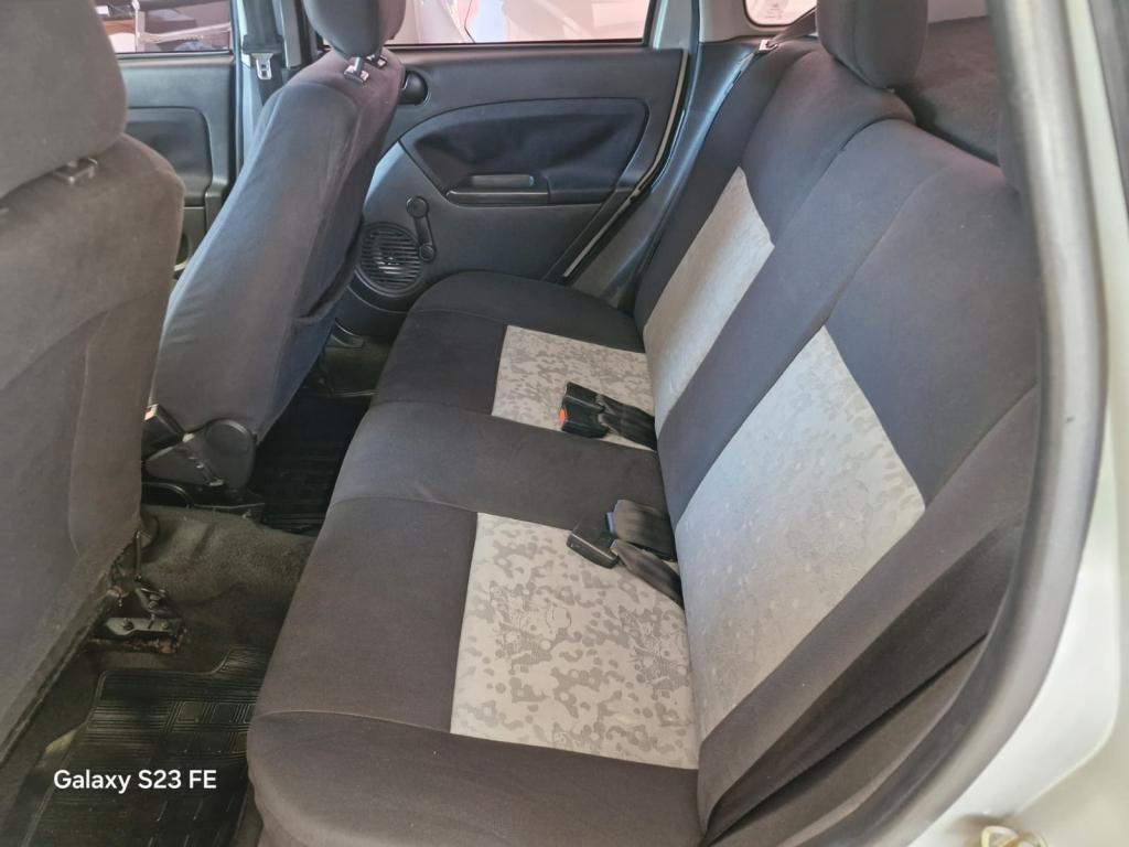 FORD Fiesta Sedan - Foto