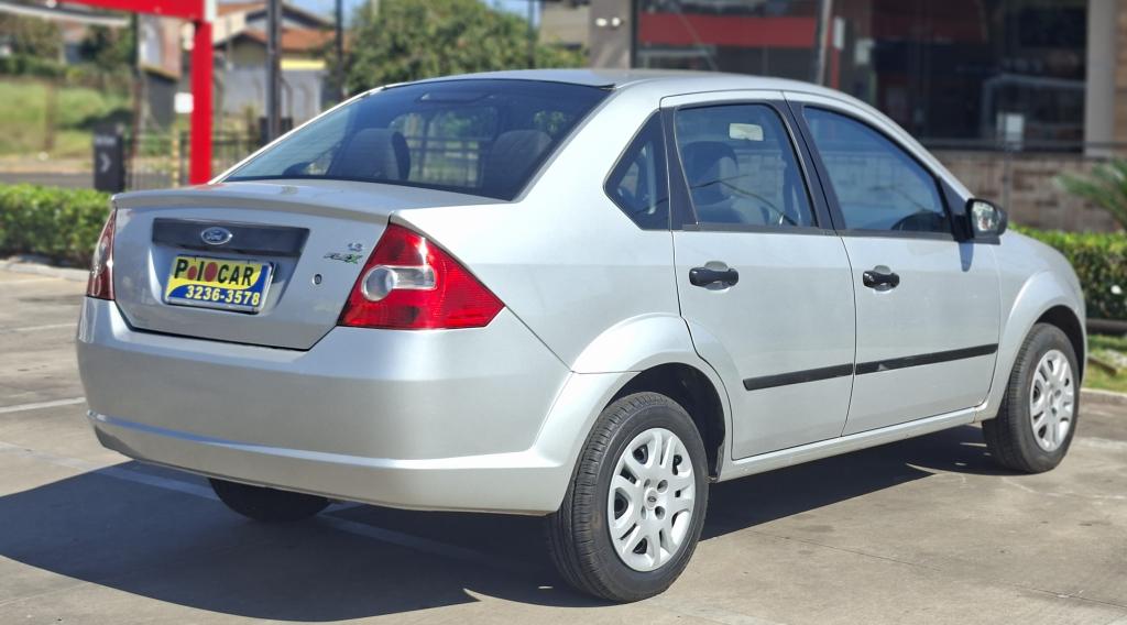 FORD Fiesta Sedan - Foto