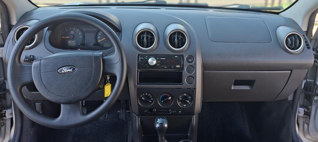 FORD Fiesta Sedan - Foto
