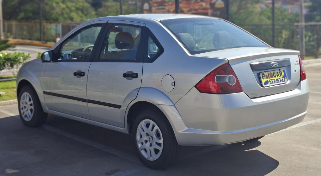 FORD Fiesta Sedan - Foto