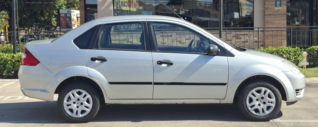 FORD Fiesta Sedan - Foto