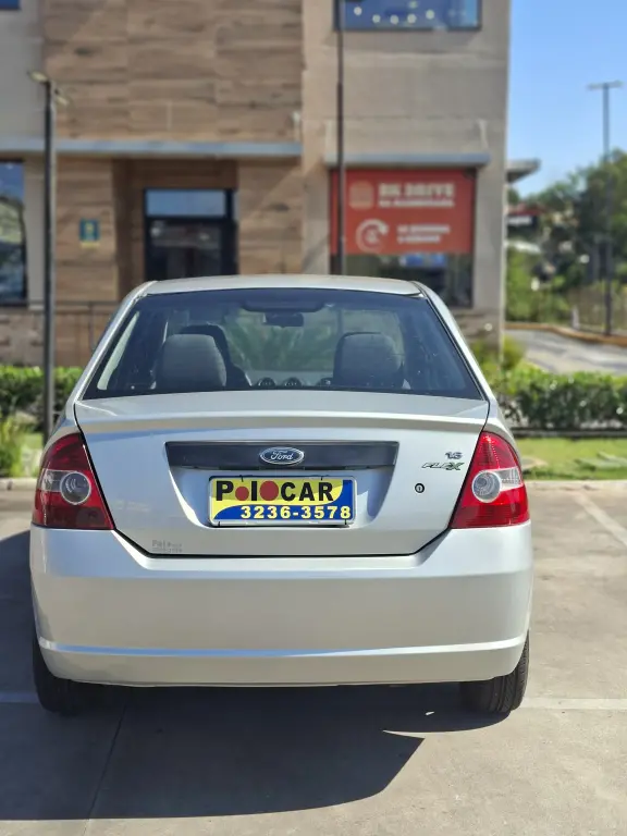 FORD Fiesta Sedan - Foto