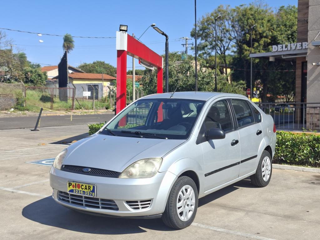 FORD Fiesta Sedan
